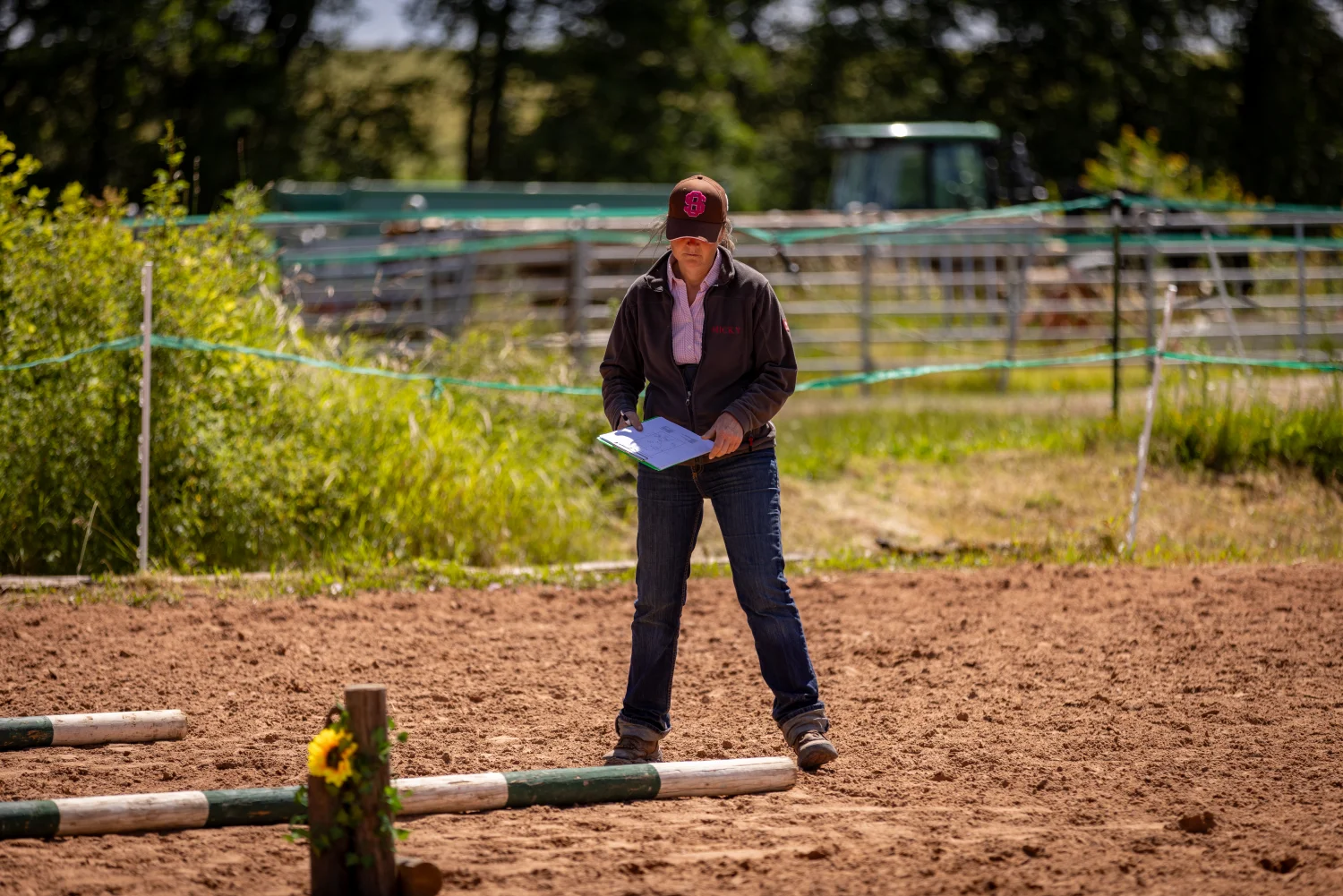 Micky Kayser mit Pferden von Trainings- und Pensionsstall Kayser