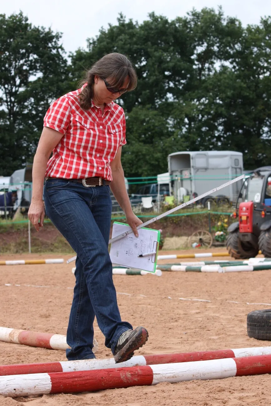 Micky Kayser mit Pferden von Trainings- und Pensionsstall Kayser